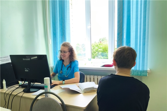 Детские специалисты из республиканской больницы провели выездной прием в Шемуршинской РБ