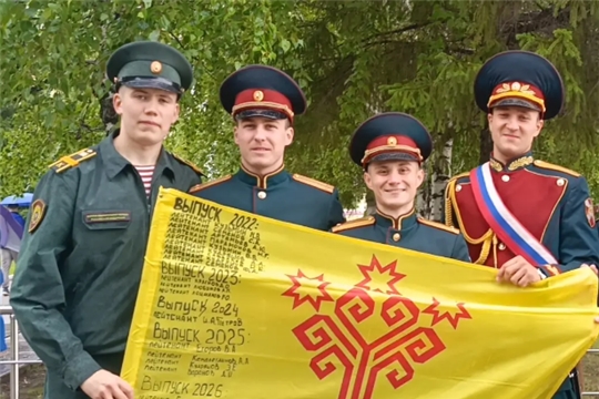 Офицер ячĕ - мăнаçлă та, яваплă та!