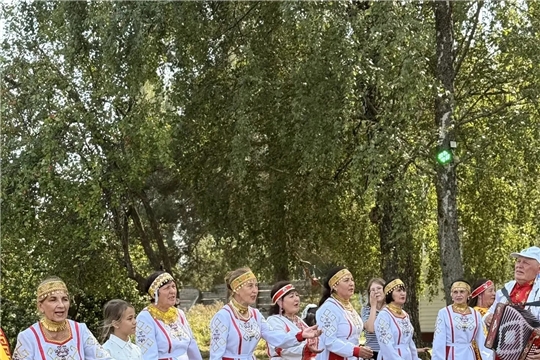 «Тăван ялăм, Кивĕ Чукал!  Чунпа та, юнпа та эпĕ - Сан...»