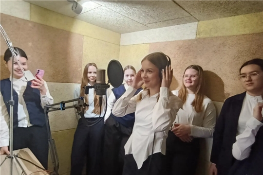 «Волшебство за пультом»: как старшеклассники раскрывали секреты студии «Серебряная нота»