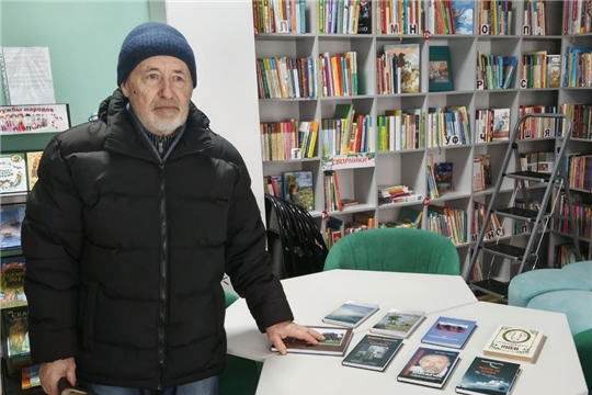  Книги в дар библиотеке от Владимира Ивановича Шахмачева
