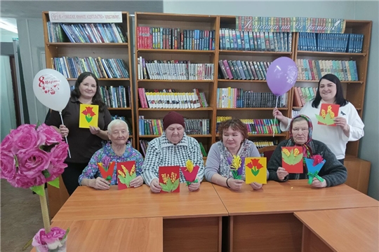 В канун праздника в городской библиотеке им. В. В. Маяковского состоялось игровое развлекательное мероприятие «Весенняя капель»