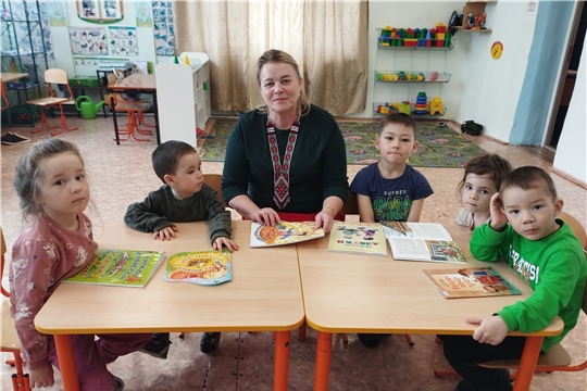 Ходарская сельская библиотека им.В.Ф.Николаева провела День сказок народов России в дошкольной группе