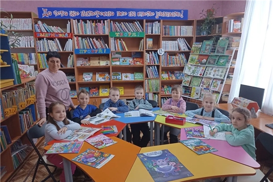В рамках недели детской и юношеской книги в городской детской библиотеки им. С. Я. Маршака для воспитанников детского сада №19 «Родничок» прошла экскурсия-бродилка «В доме Почитайки»