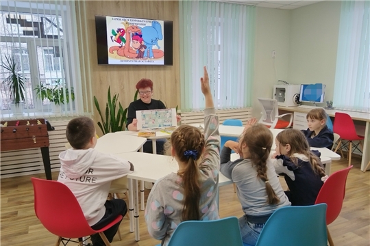 Сотрудники городской библиотеки им. М. Сеспеля организовали увлекательное мероприятие, которое объединило любовь к чтению и заботу о здоровье