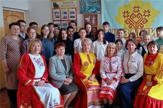И. Я. Яковлевăн пуян еткерлĕхĕ в Азимсирминской средней школе Вурнарского муниципального округа