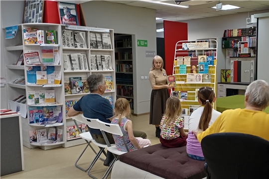 В Торханской сельской библиотеке состоялся обзор книжной выставки «Иван Яковлев – просветитель чувашского народа»