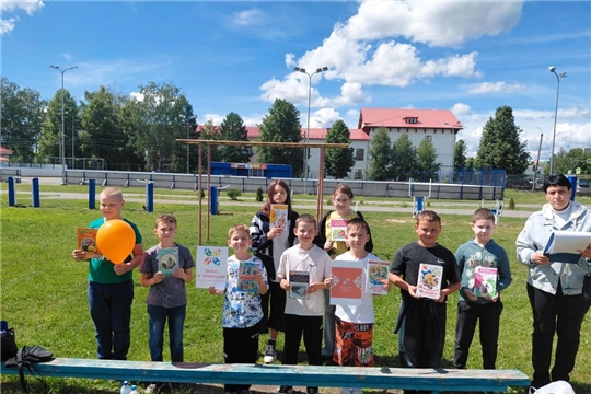 В Международный день защиты детей, сотрудники городской детской библиотеки им. С. Я. Маршака провели праздник детства «На нашей планете счастливые дети». 