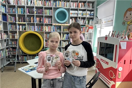 «Сердце с портретом и дама в кринолине»: как в библиотеке создавали пушкинскую открытку