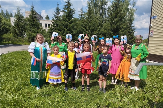 Праздничная программа «Россия – мой любимый дом» в Ходарской сельской библиотеке им. В. Ф. Николаева 