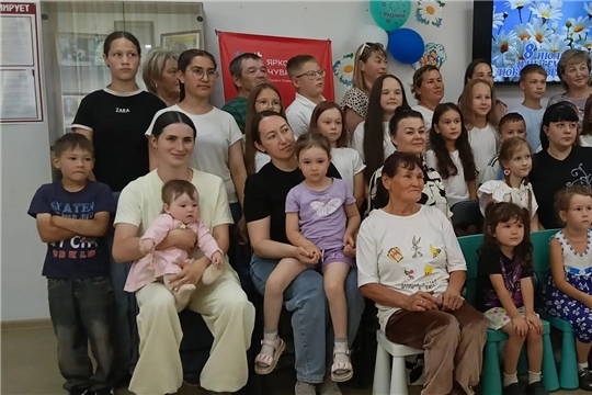 В день семьи, любви и верности в Шумерлинском муниципальном округе стартовал республиканский библиотечный проект «Арча: хранитель семейных ценностей».