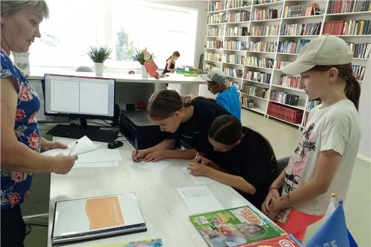 Новые друзья Егоркинской библиотеки: первая экскурсия для юных читателей