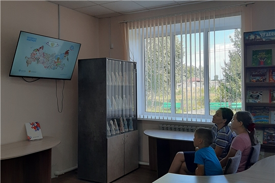 Познавательный час «Вышитая карта России» в Нижнекумашкинской сельской библиотеке