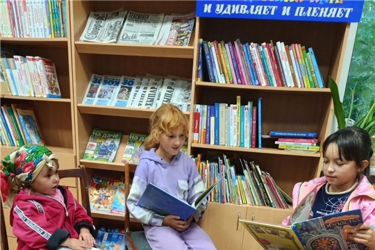 «Час тихого чтения» в Большеалгашинской сельской библиотеке