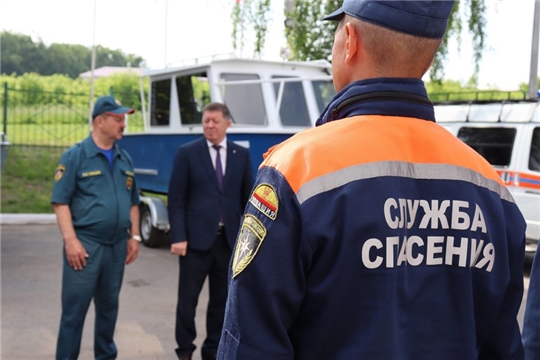 Руководитель МЧС Чувашии проверил готовность республиканских спасателей к несению службы в период купального сезона