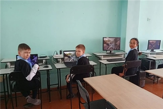 Юные инспекторы дорожного движения из 4 «Б» класса на высоте!
