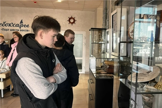 Посетили Чебоксарский речной порт в рамках федерального проекта «Билет в будущее»