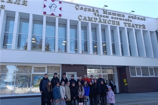 В преддверии Дня театра