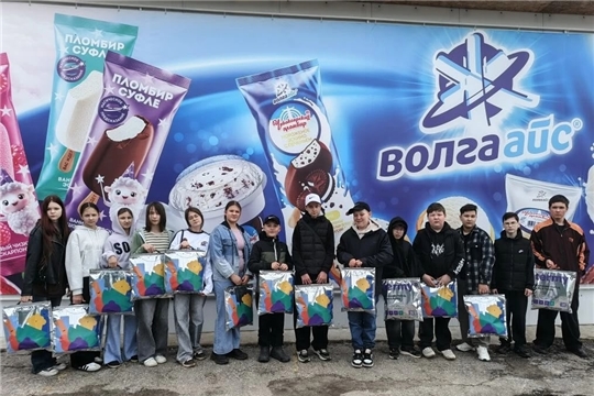 Вкусные каникулы: 6 «В» класс отметил День защиты детей на заводе «Волга Айс» в рамках Единого мероприятия «Крылья единства: Навигаторы открытий»