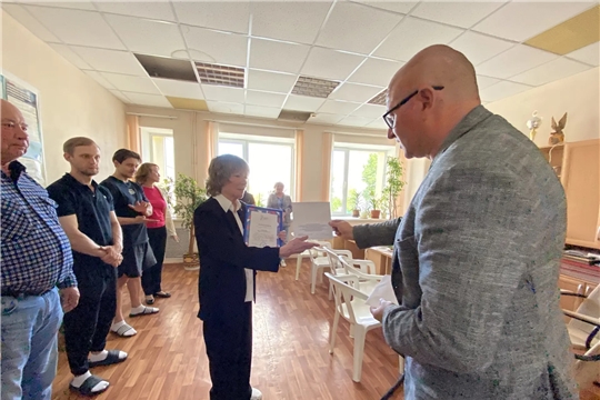 Коллектив СШОР № 6 поздравил с юбилеем Людмилу Вениаминовну Назаренко