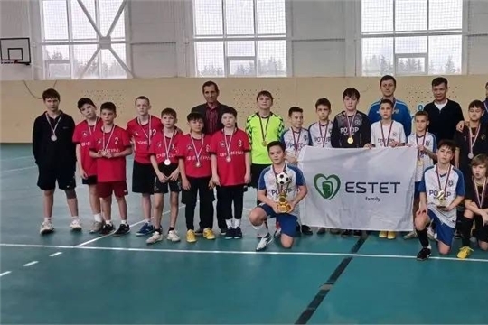 15 февраля 2026 года в Красных Четаях прошел открытый турнир по мини-футболу ️ среди детей 2014-2015 г.р. на призы ООО "Группы компаний"Эстет" 