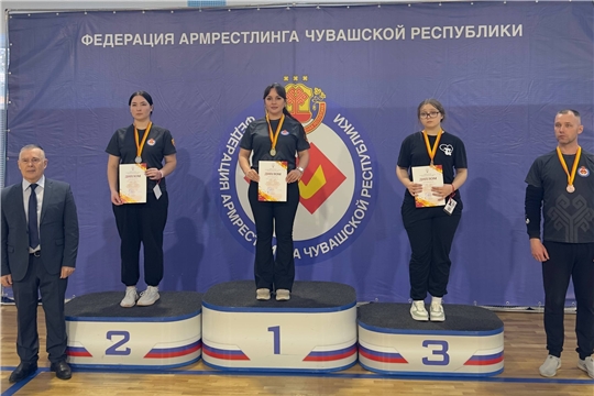 Чемпионат Чувашской Республики по армрестлингу: яркие победы и новые достижения