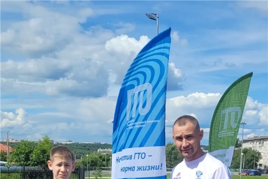 Спортивные традиции в День Республики: семья Степановых на фестивале «Спортивная семья»! 