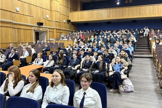 КОЛЛЕКТИВНЫЙ ПРОСМОТР  ВОЕННО ПАТРИОТИЧЕСКОГО ФИЛЬМА "КРАСАВИЦА" ДЛЯ ШКОЛЬНИКОВ ШУМЕРЛИНСКОГО МО