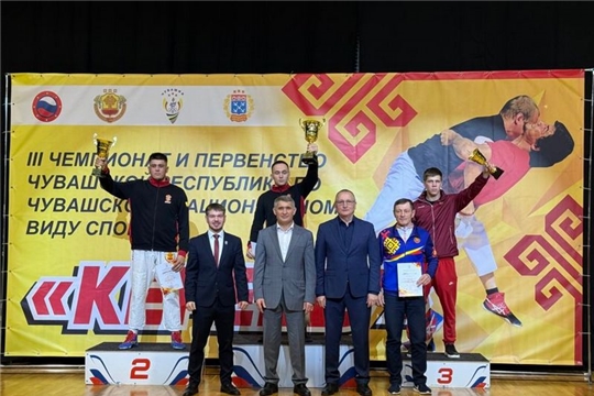 В Чувашии состоялись III чемпионат и первенство по национальной борьбе «керешу»
