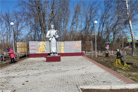 Работники Можарского ДК и библиотеки провели экосубботник " Десант памяти"