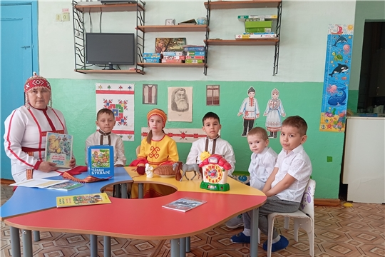 В Тюмеревоской библиотеке прошел познавательный круиз "Поучительные рассказы Ивана Яковлева" 