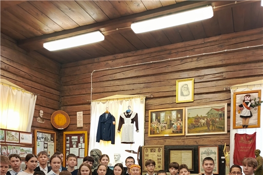 Школьная экскурсия в Яншихово‑Норвашском музее