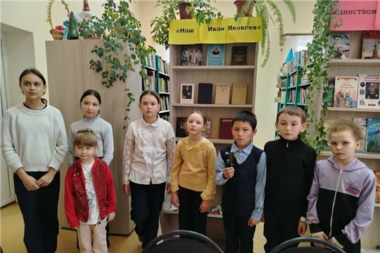 В Чутеевской библиотеке прошел краеведческий час "Родной язык отцов и дедов"