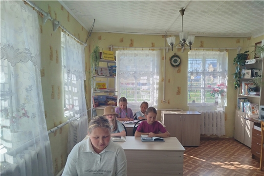 В Алдиаровской библиотеке провели познавательный час "Великая страна - страна чудес"