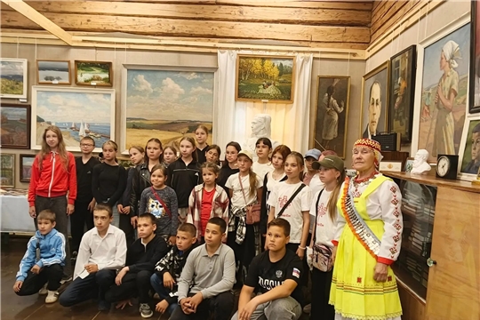 Школьники из Урмарского муниципального округа на экскурсии в Яншихово-Норвашском музее