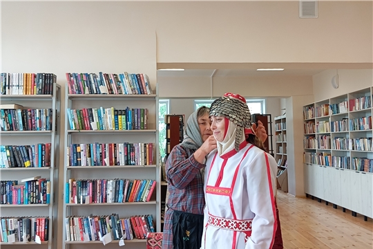 В Тюмеревской библиотеке состоялось увлекательное мероприятие «Бабушкин сундук»
