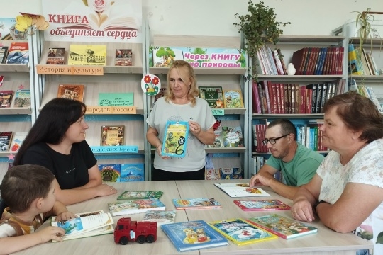  В Можарской библиотеке прошёл литературный  час «Летнее чтение- лучшее приключение»