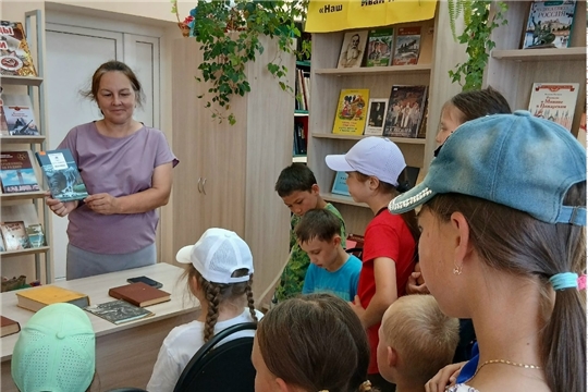 В Чутеевской библиотеке состоялся литературный час «Мятежный парус Лермонтова»