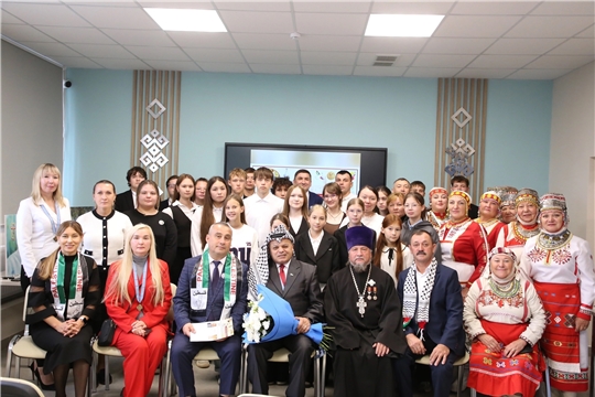 В Янтиковском народно-краеведческом музее состоялось открытие 226-й Международной художественной выставки «Духовное единство народов России и Палестины»