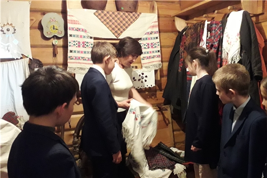 Краеведческий час «Из бабушкиного сундука»