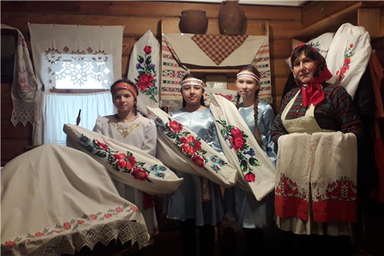 Радужное сияние чувашской вышивки