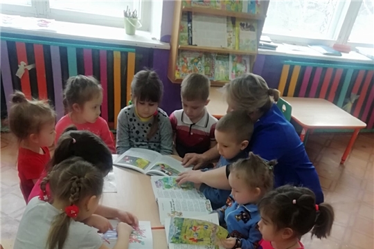 Громкое чтение в рамках фестиваля-конкурса «Литературная Чувашия: Самая читаемая книга года» в Алманчиковской сельской библиотеке