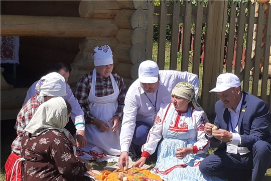 Читатели Шаймурзинской сельской библиотеки на празднике Акатуй-Сабантуй