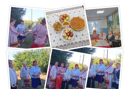 Час православных традиций "Три Спаса - три запаса" в Сигачинской сельской библиотеке