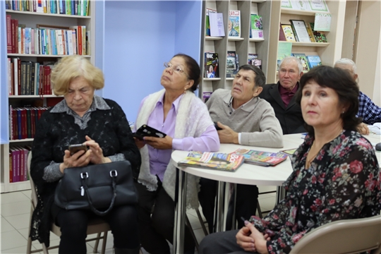 Старшее поколение в библиотеке: обучение компьютерной и финансовой грамотности