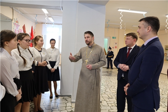 «Разговоры о важном» в школах Чебоксар на прошлой неделе были посвящены большим православным праздникам