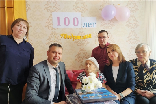 Жительнице Чебоксар Елизавете Харченко — 100 лет