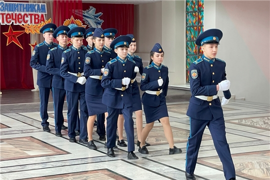 Равнение на старших