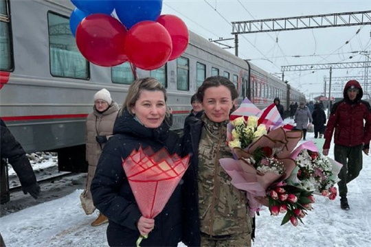 Сотрудницы чебоксарского филиала МНТК «Микрохирургия глаза» вернулись из зоны спецопера-ции