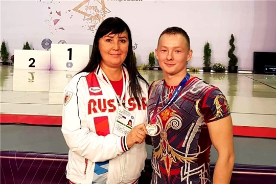 Накануне Международного женского дня в Чебоксарах прошел флешмоб под названием «Ты — са-мая лучшая»